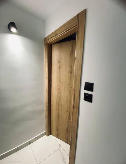 Barkon Apartment Янина Экстерьер фото